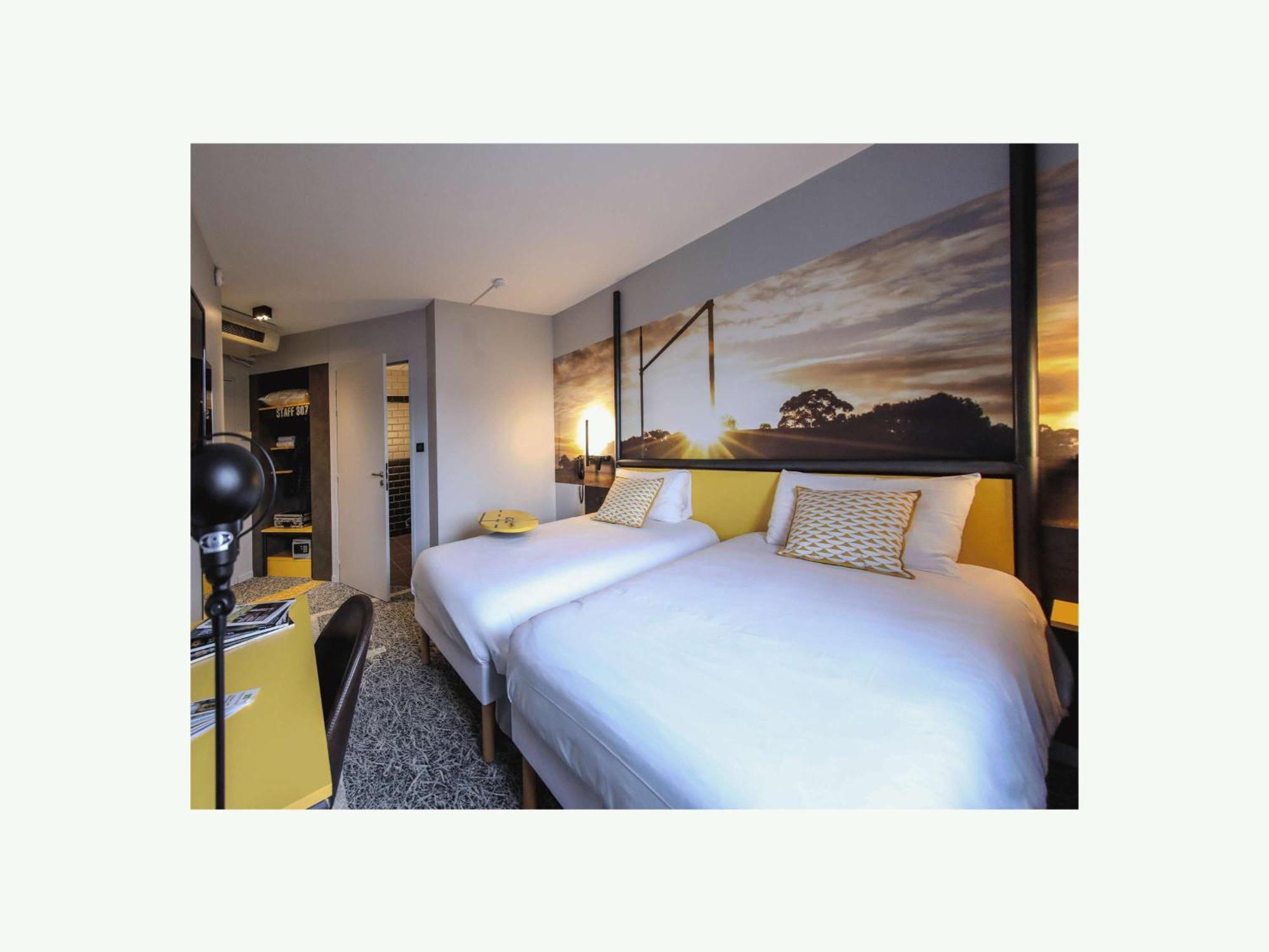 Ibis Styles Clermont-Ferrand Republique Hotel Exterior photo