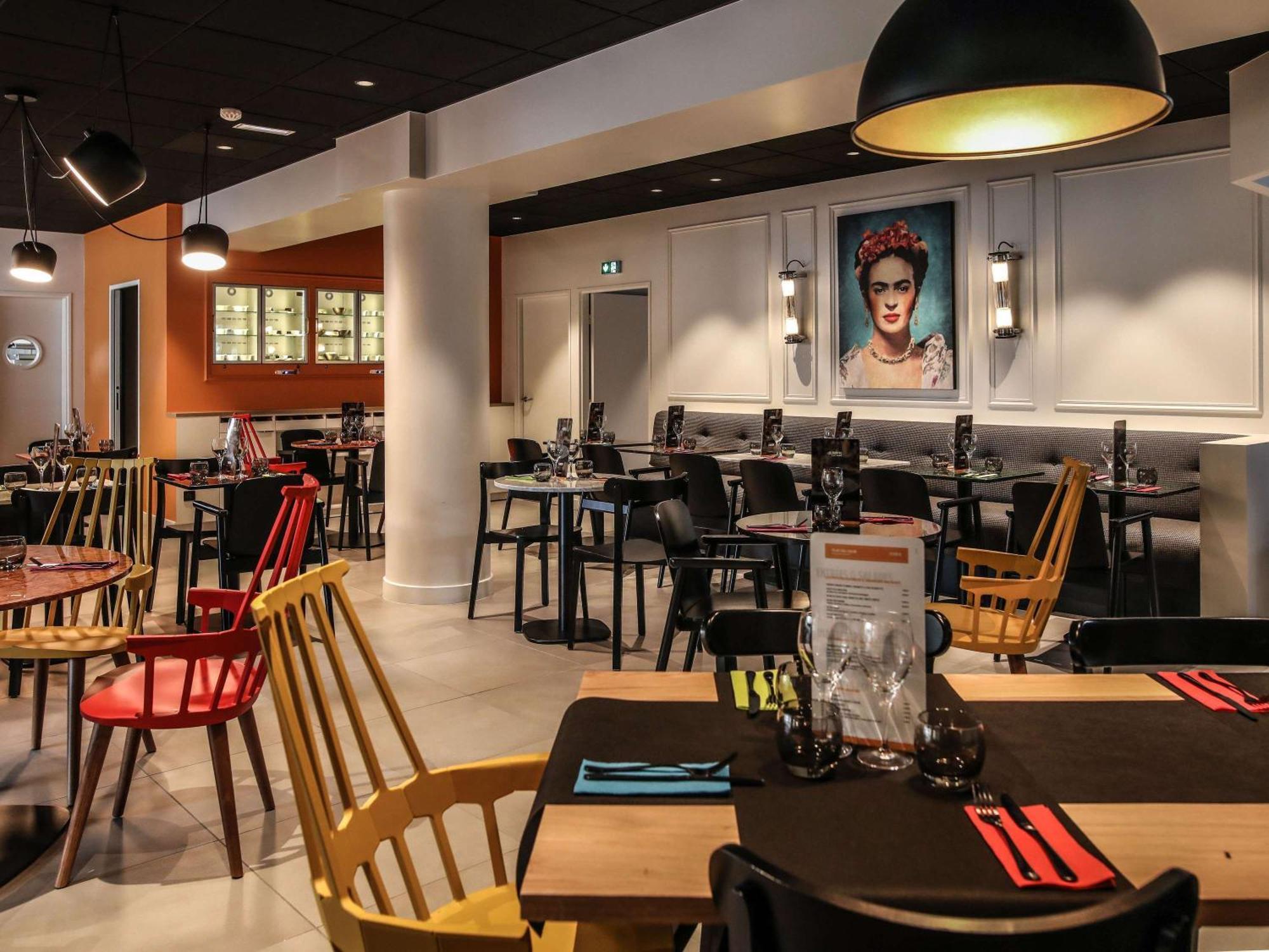 Ibis Styles Clermont-Ferrand Republique Hotel Exterior photo