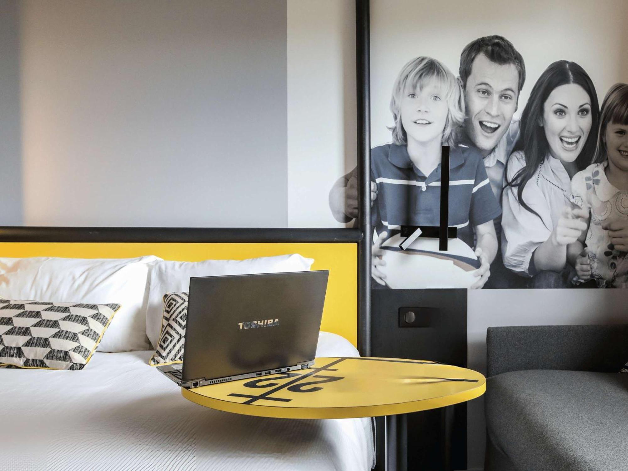 Ibis Styles Clermont-Ferrand Republique Hotel Exterior photo